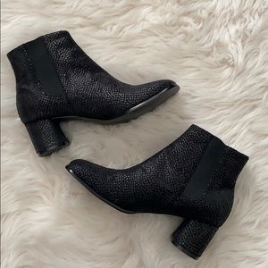 🤩SALE🤩Chinese Laundry Booties